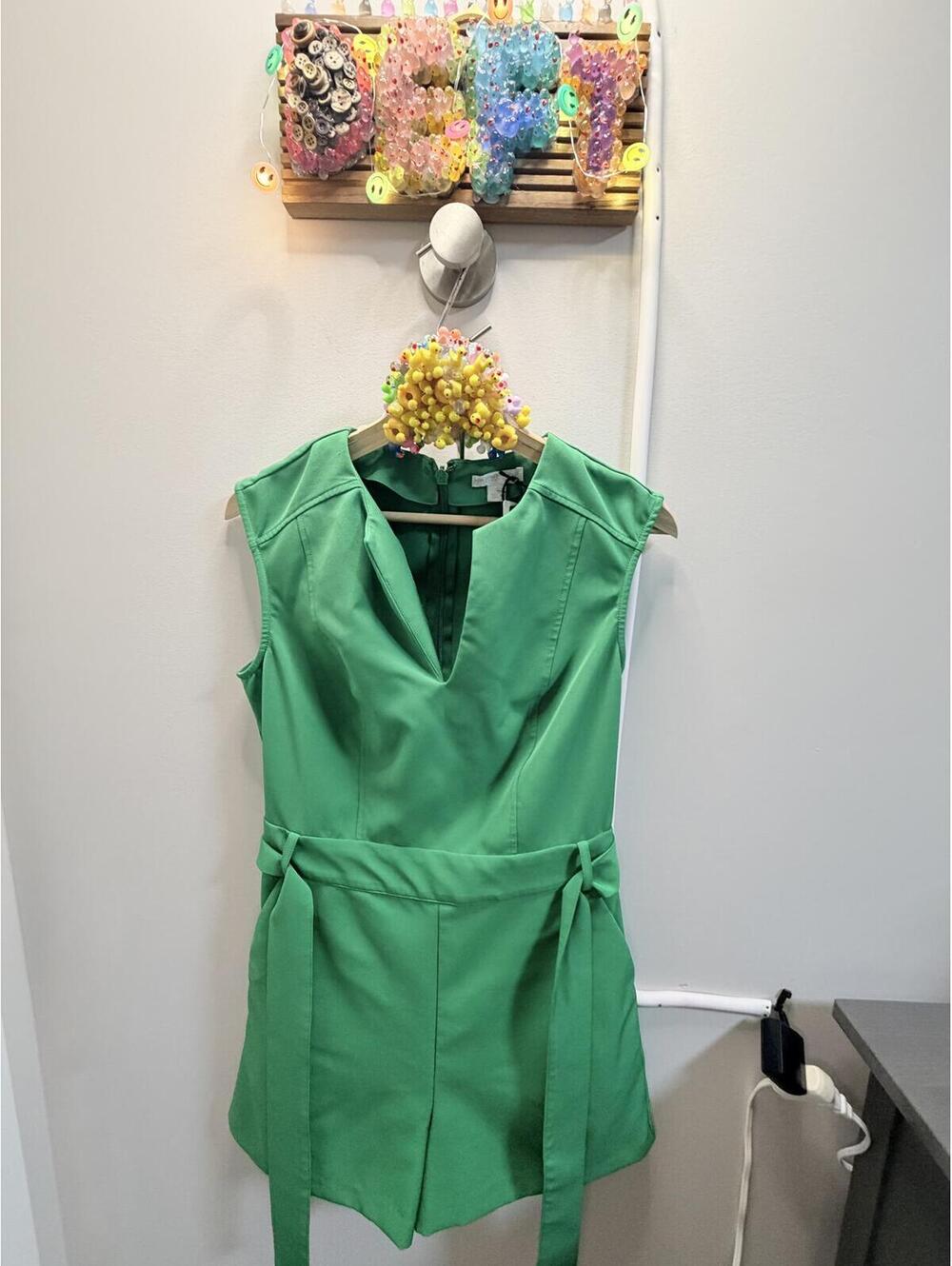 Deftduck Stylish Green Sleeveless Romper with Belt